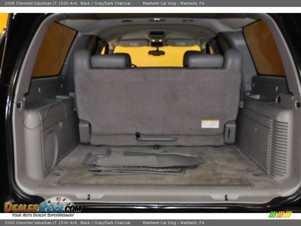 2006 Chevrolet Suburban LT 1500 4x4 Black / Gray/Dark Charcoal Photo #15