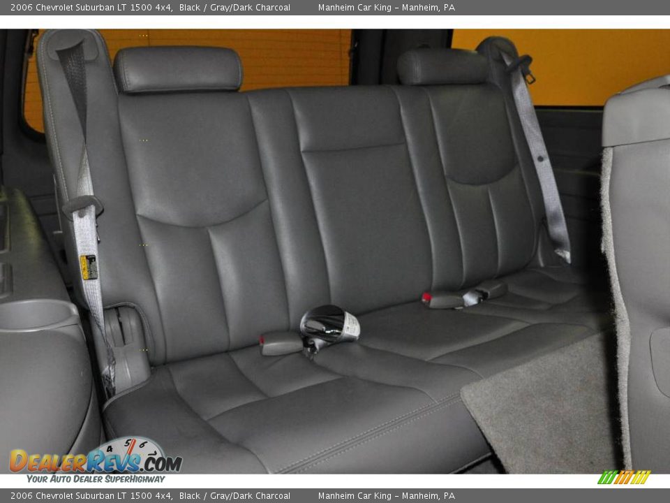 2006 Chevrolet Suburban LT 1500 4x4 Black / Gray/Dark Charcoal Photo #16