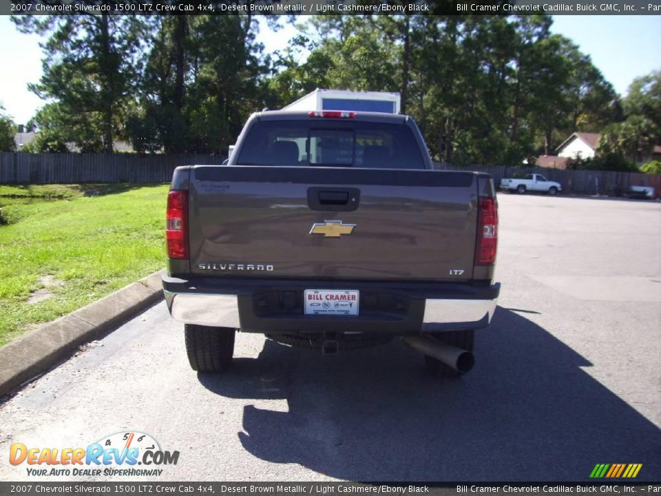 2007 Chevrolet Silverado 1500 LTZ Crew Cab 4x4 Desert Brown Metallic / Light Cashmere/Ebony Black Photo #4