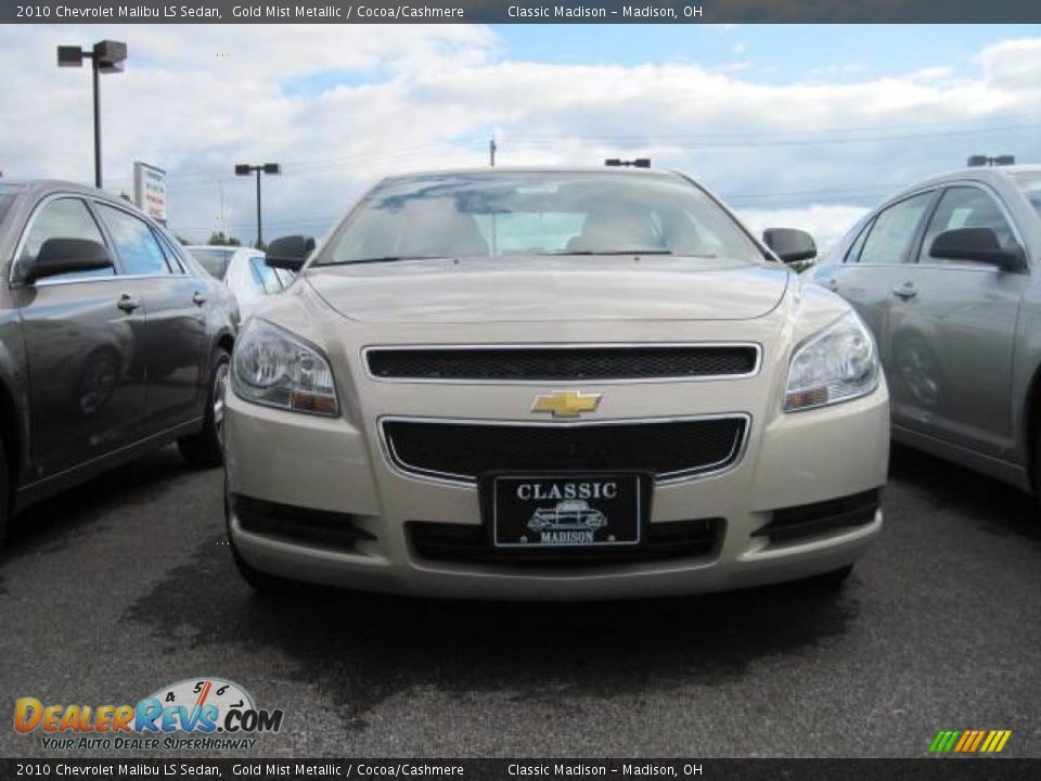 2010 Chevrolet Malibu LS Sedan Gold Mist Metallic / Cocoa/Cashmere Photo #2