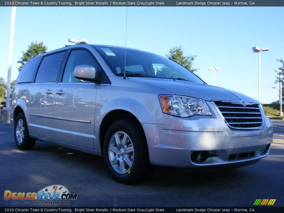 2010 Chrysler Town & Country Touring Bright Silver Metallic / Medium Slate Gray/Light Shale Photo #4