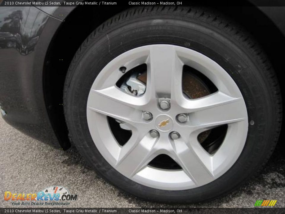 2010 Chevrolet Malibu LS Sedan Taupe Gray Metallic / Titanium Photo #5