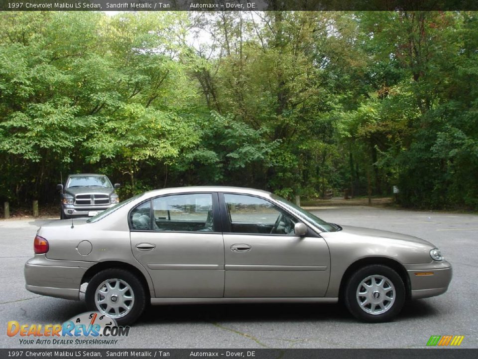 1997 Chevrolet Malibu LS Sedan Sandrift Metallic / Tan Photo #4