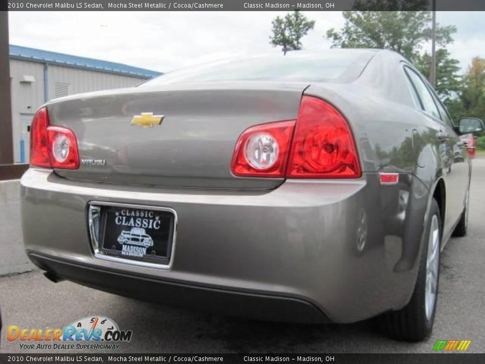 2010 Chevrolet Malibu LS Sedan Mocha Steel Metallic / Cocoa/Cashmere Photo #4