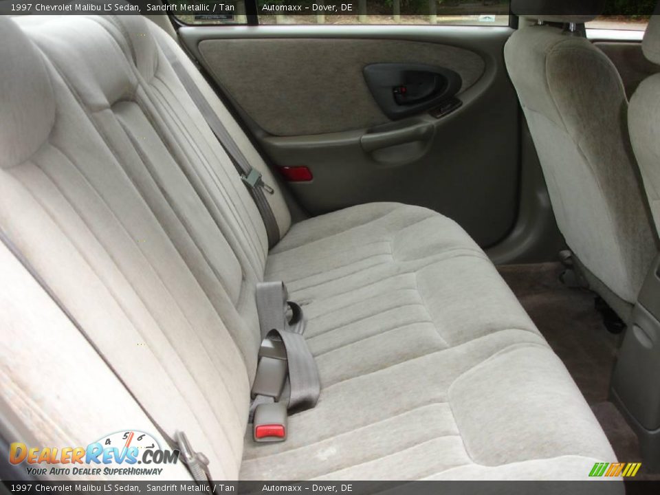 1997 Chevrolet Malibu LS Sedan Sandrift Metallic / Tan Photo #14