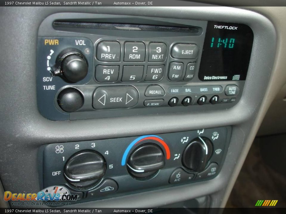 1997 Chevrolet Malibu LS Sedan Sandrift Metallic / Tan Photo #24