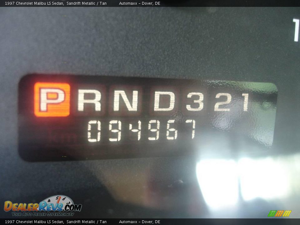 1997 Chevrolet Malibu LS Sedan Sandrift Metallic / Tan Photo #27