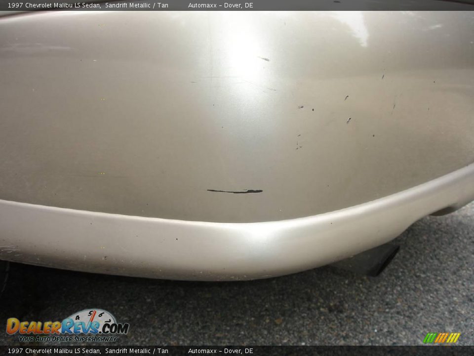 1997 Chevrolet Malibu LS Sedan Sandrift Metallic / Tan Photo #31