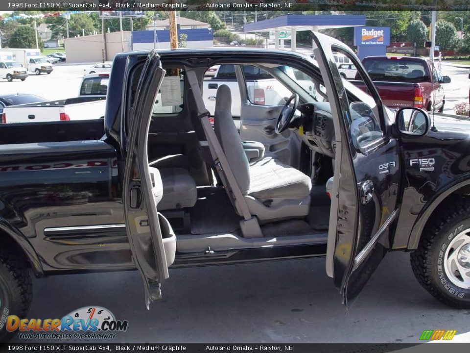 1998 Ford F150 XLT SuperCab 4x4 Black / Medium Graphite Photo #8