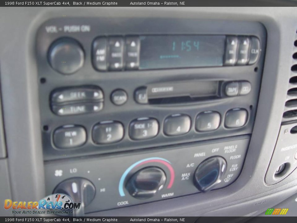 1998 Ford F150 XLT SuperCab 4x4 Black / Medium Graphite Photo #12