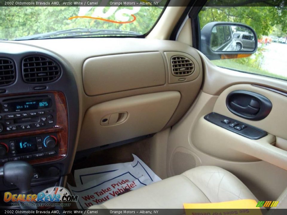 2002 Oldsmobile Bravada AWD Arctic White / Camel Photo #8