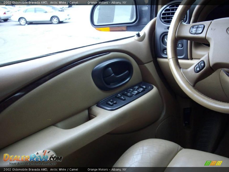 2002 Oldsmobile Bravada AWD Arctic White / Camel Photo #10