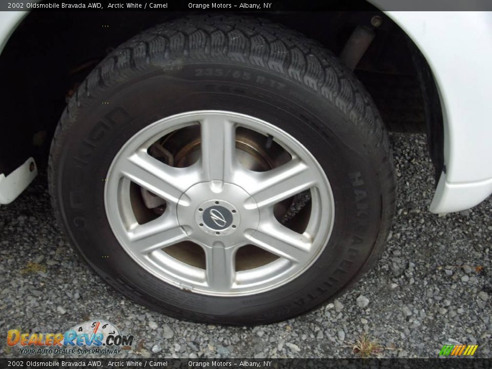 2002 Oldsmobile Bravada AWD Arctic White / Camel Photo #18