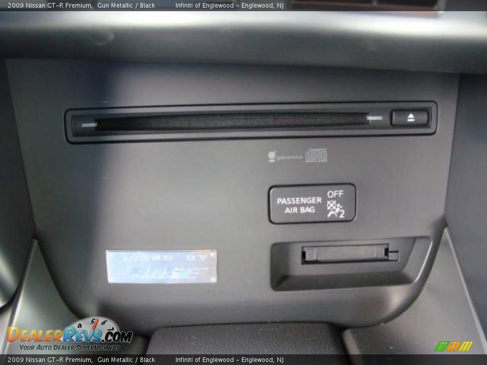 2009 Nissan GT-R Premium Gun Metallic / Black Photo #18