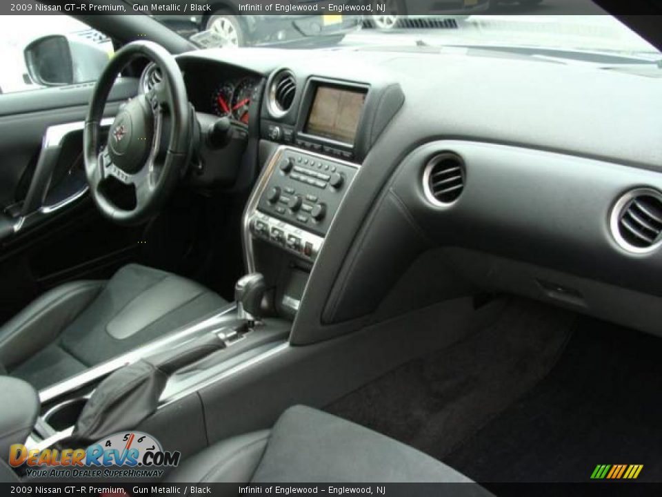 2009 Nissan GT-R Premium Gun Metallic / Black Photo #23