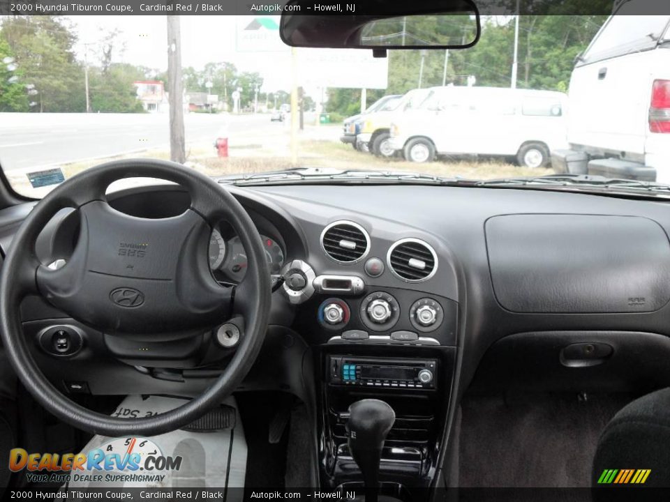 2000 Hyundai Tiburon Coupe Cardinal Red / Black Photo #12