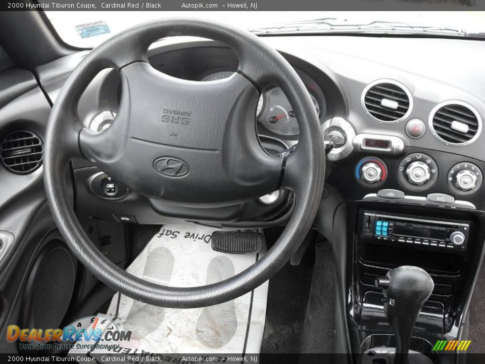 2000 Hyundai Tiburon Coupe Cardinal Red / Black Photo #13