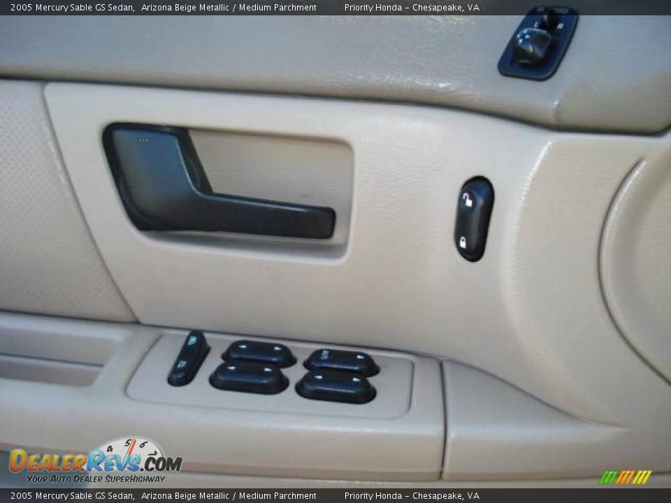 2005 Mercury Sable GS Sedan Arizona Beige Metallic / Medium Parchment Photo #19