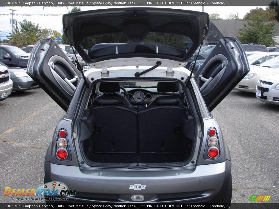 2004 Mini Cooper S Hardtop Dark Silver Metallic / Space Grey/Panther Black Photo #14