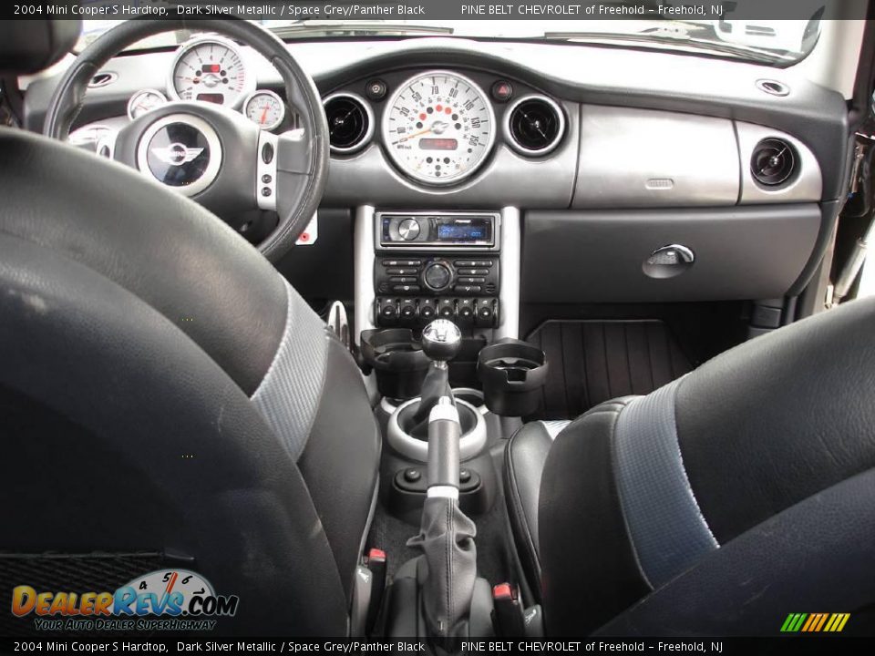 2004 Mini Cooper S Hardtop Dark Silver Metallic / Space Grey/Panther Black Photo #22