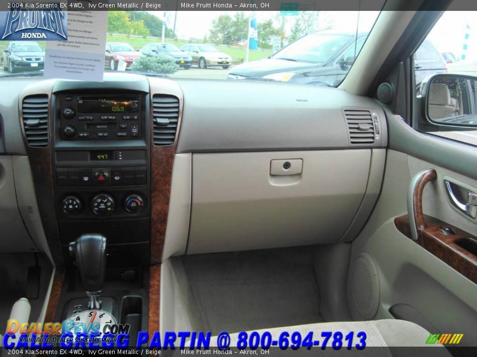2004 Kia Sorento EX 4WD Ivy Green Metallic / Beige Photo #18