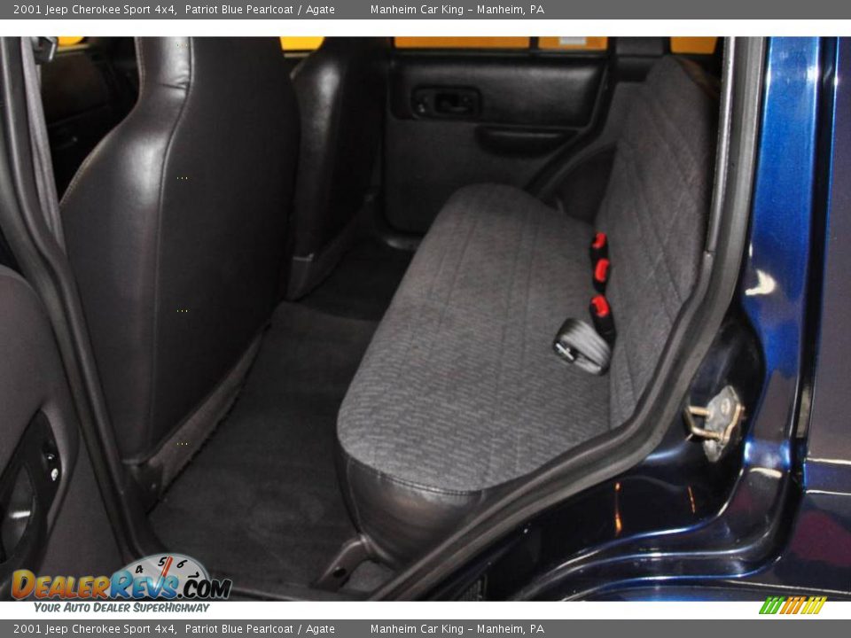 2001 Jeep Cherokee Sport 4x4 Patriot Blue Pearlcoat / Agate Photo #17