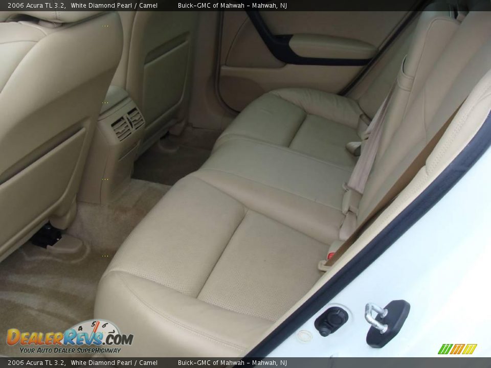 2006 Acura TL 3.2 White Diamond Pearl / Camel Photo #17