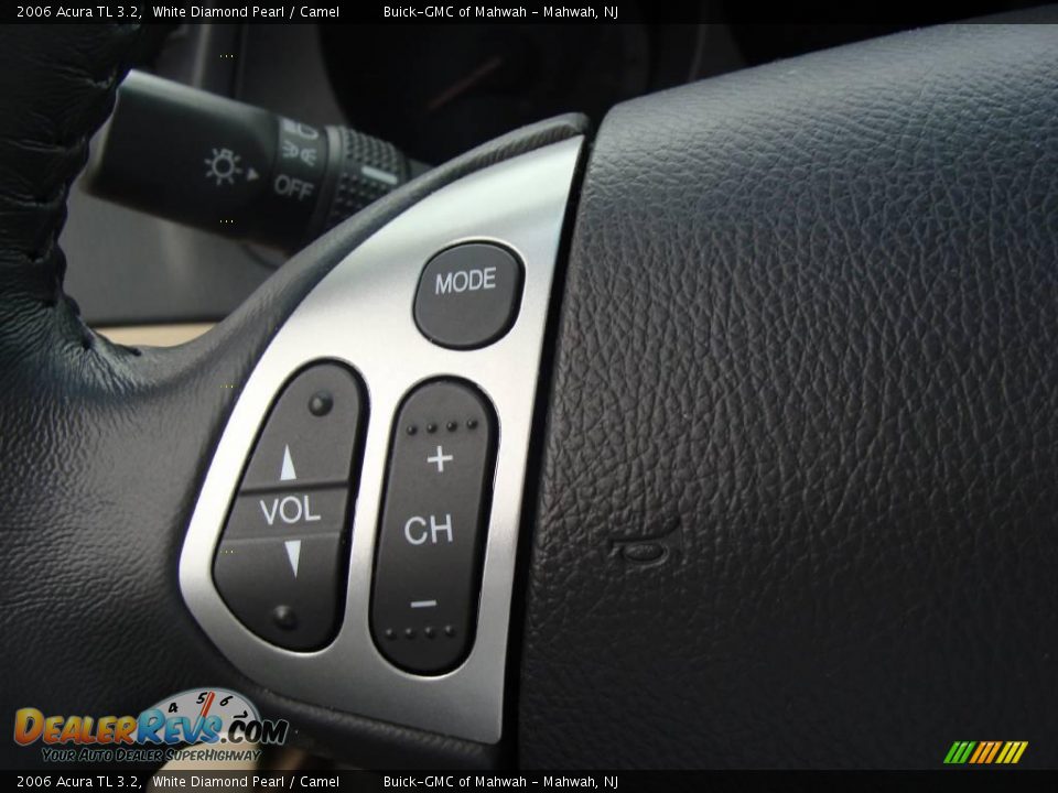 2006 Acura TL 3.2 White Diamond Pearl / Camel Photo #23