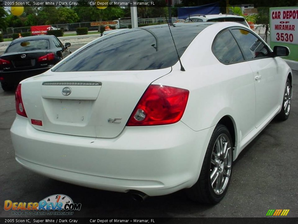 2005 Scion tC Super White / Dark Gray Photo #3