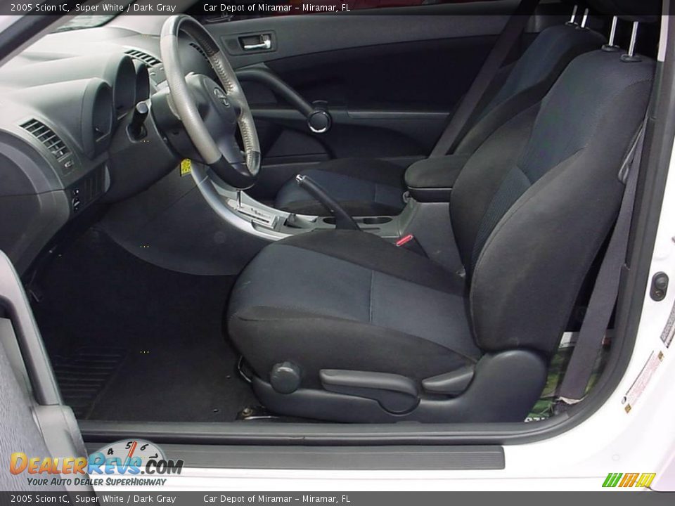 2005 Scion tC Super White / Dark Gray Photo #10