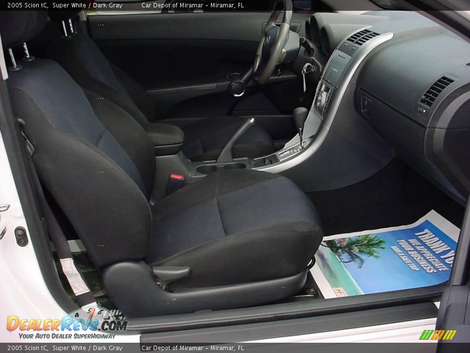 2005 Scion tC Super White / Dark Gray Photo #11
