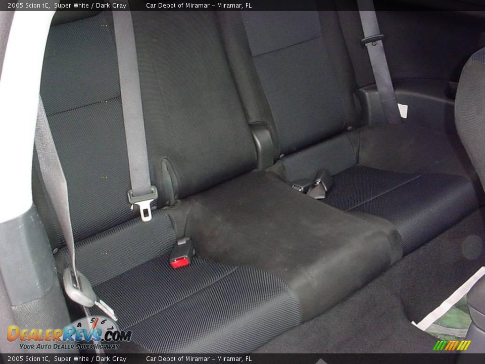 2005 Scion tC Super White / Dark Gray Photo #12