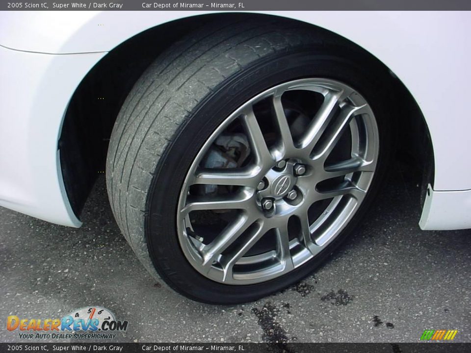 2005 Scion tC Super White / Dark Gray Photo #15