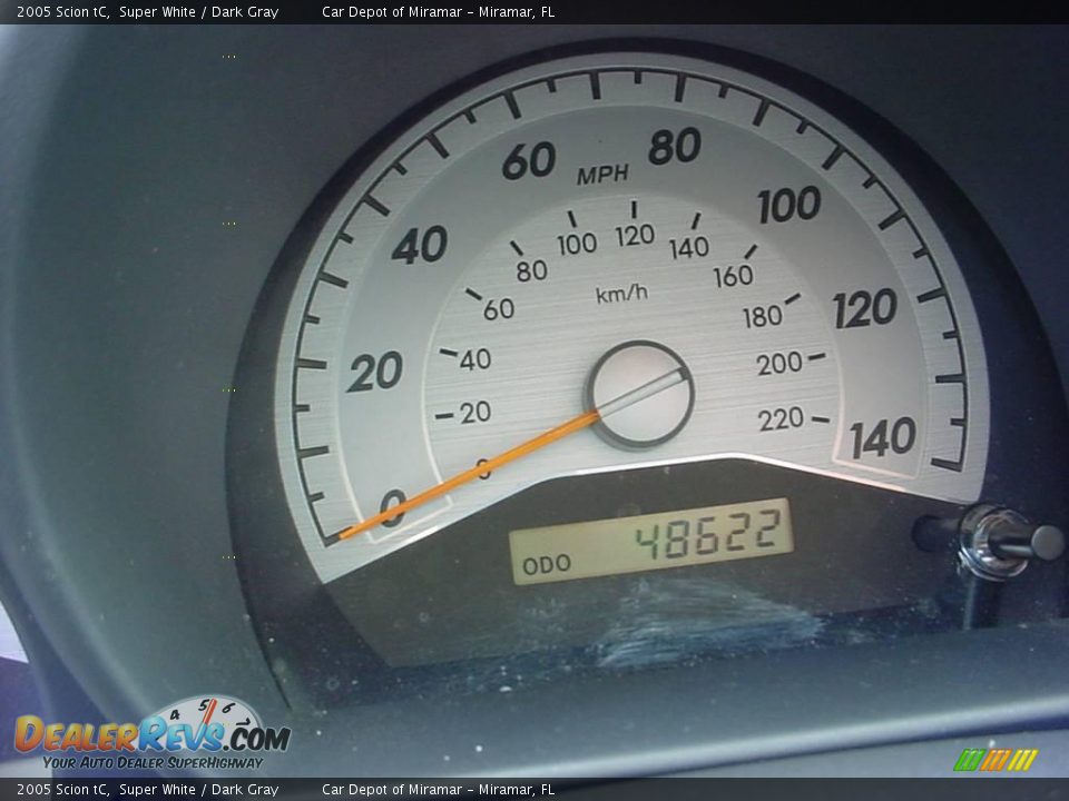 2005 Scion tC Super White / Dark Gray Photo #16