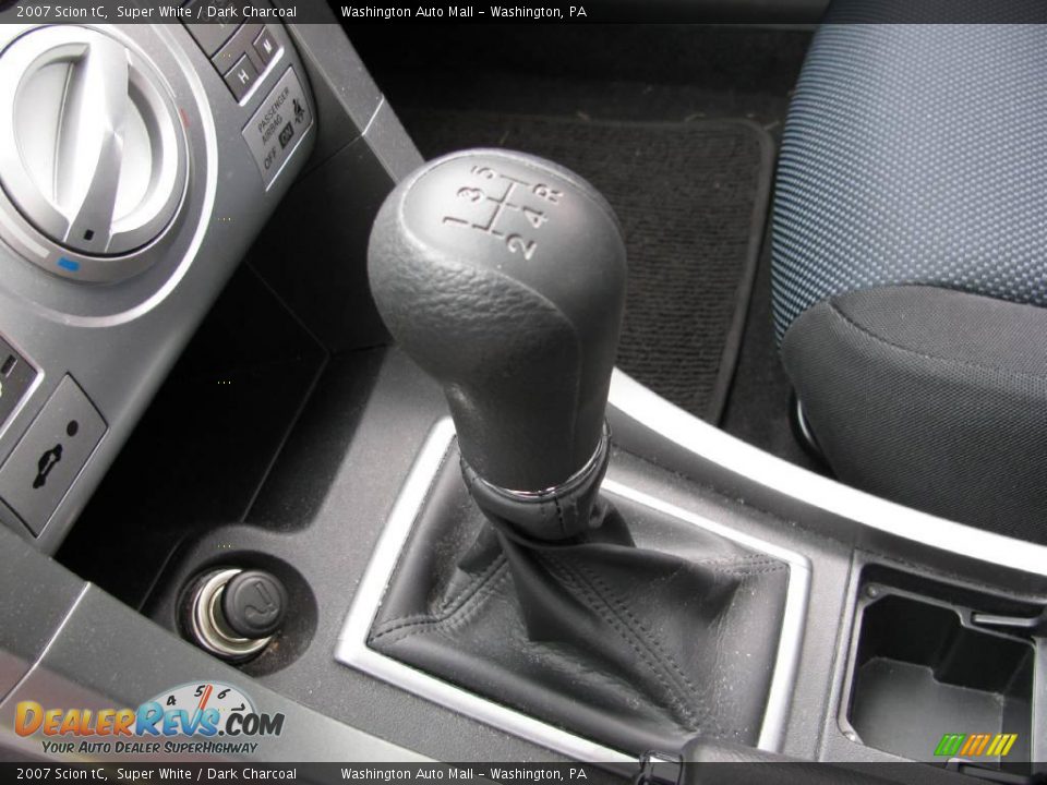 2007 Scion tC Super White / Dark Charcoal Photo #13