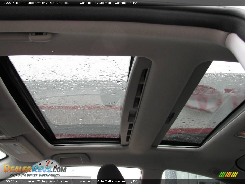 2007 Scion tC Super White / Dark Charcoal Photo #17