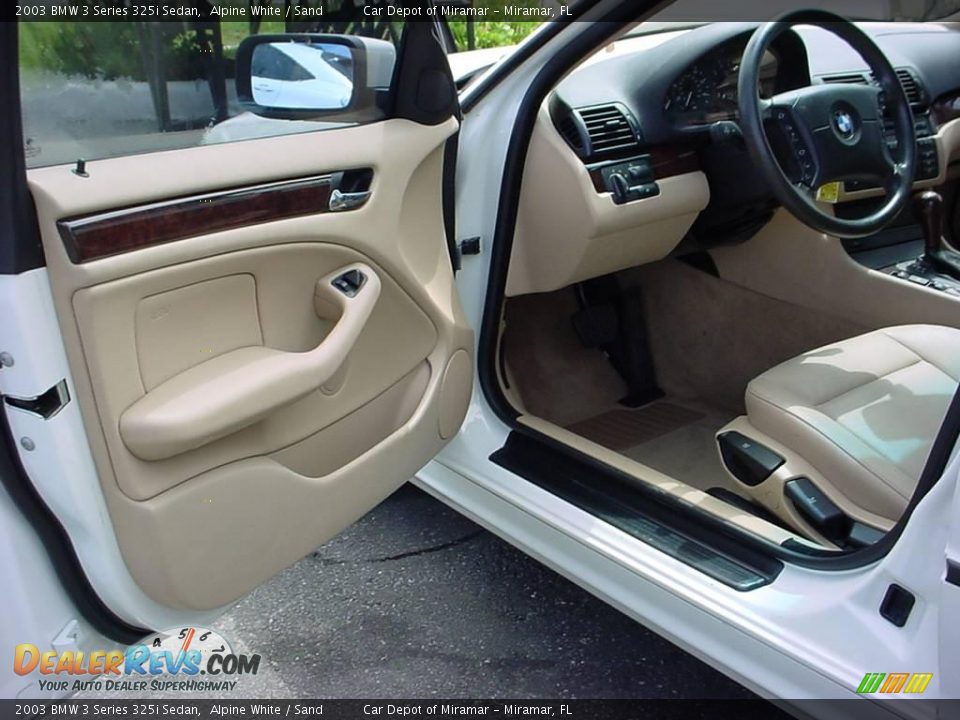 2003 BMW 3 Series 325i Sedan Alpine White / Sand Photo #10