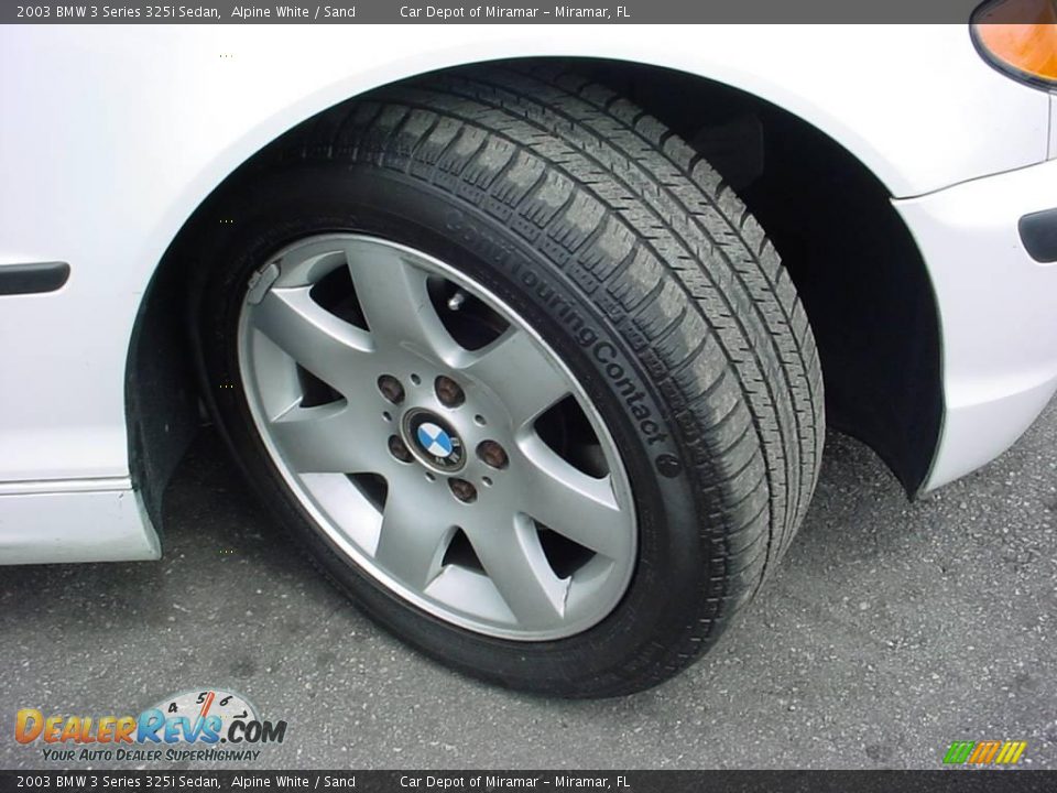 2003 BMW 3 Series 325i Sedan Alpine White / Sand Photo #16