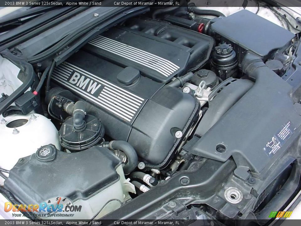 2003 BMW 3 Series 325i Sedan Alpine White / Sand Photo #17
