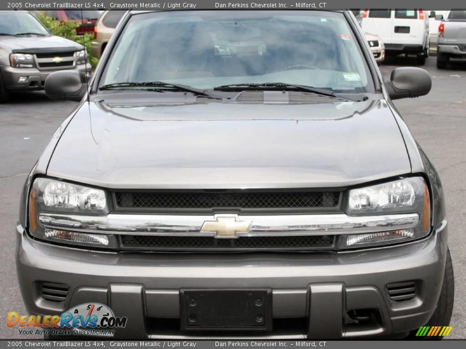 2005 Chevrolet TrailBlazer LS 4x4 Graystone Metallic / Light Gray Photo #2