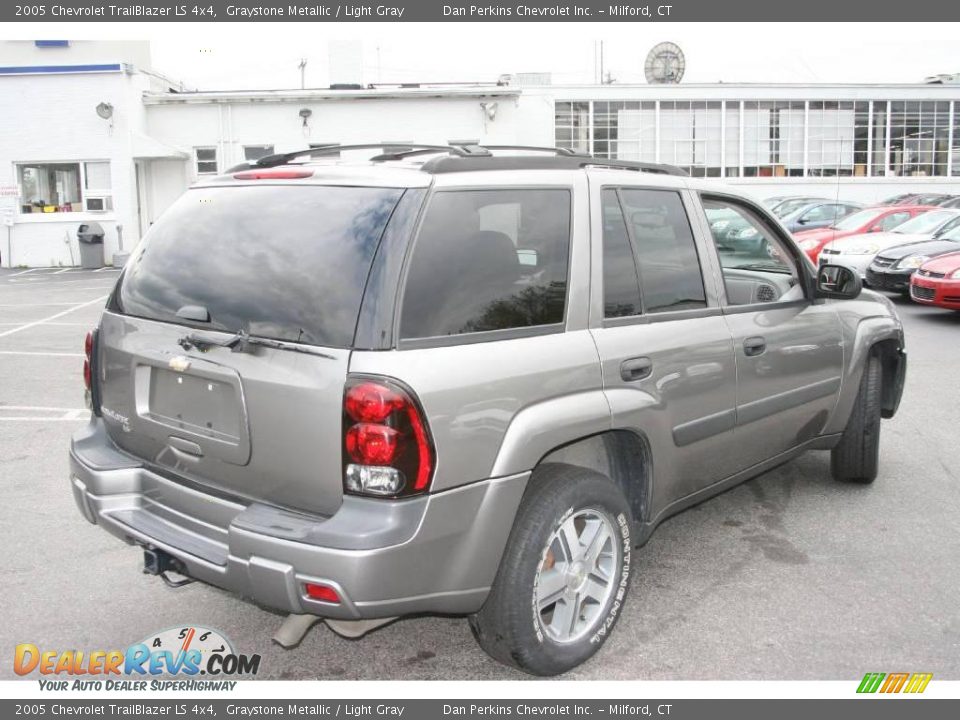 2005 Chevrolet TrailBlazer LS 4x4 Graystone Metallic / Light Gray Photo #5