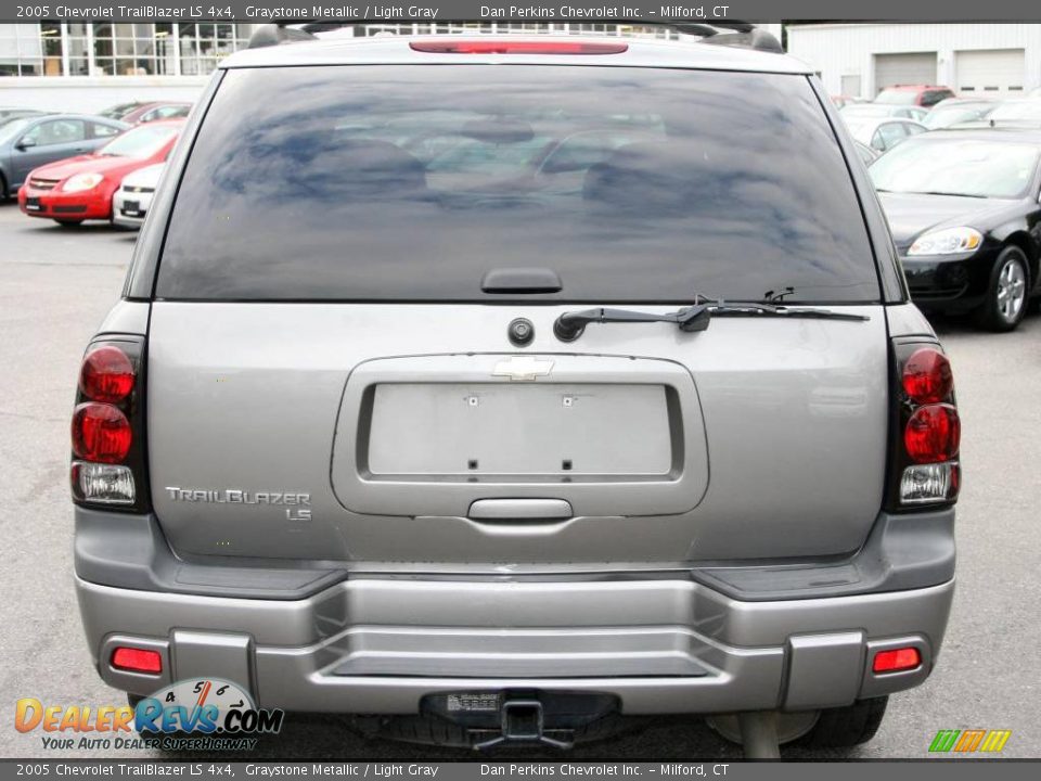 2005 Chevrolet TrailBlazer LS 4x4 Graystone Metallic / Light Gray Photo #7