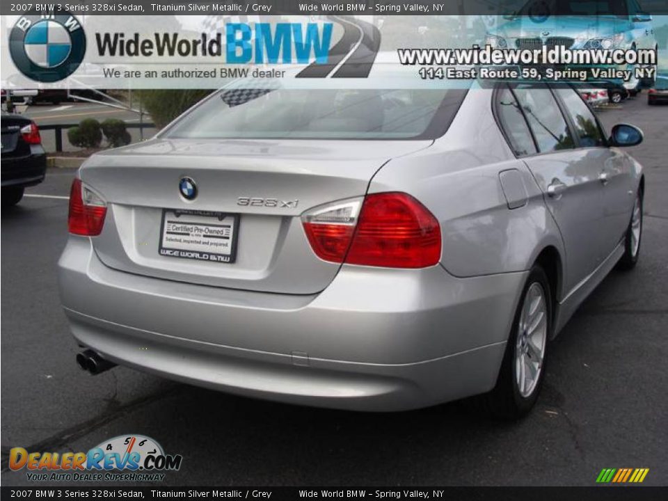 2007 BMW 3 Series 328xi Sedan Titanium Silver Metallic / Grey Photo #4