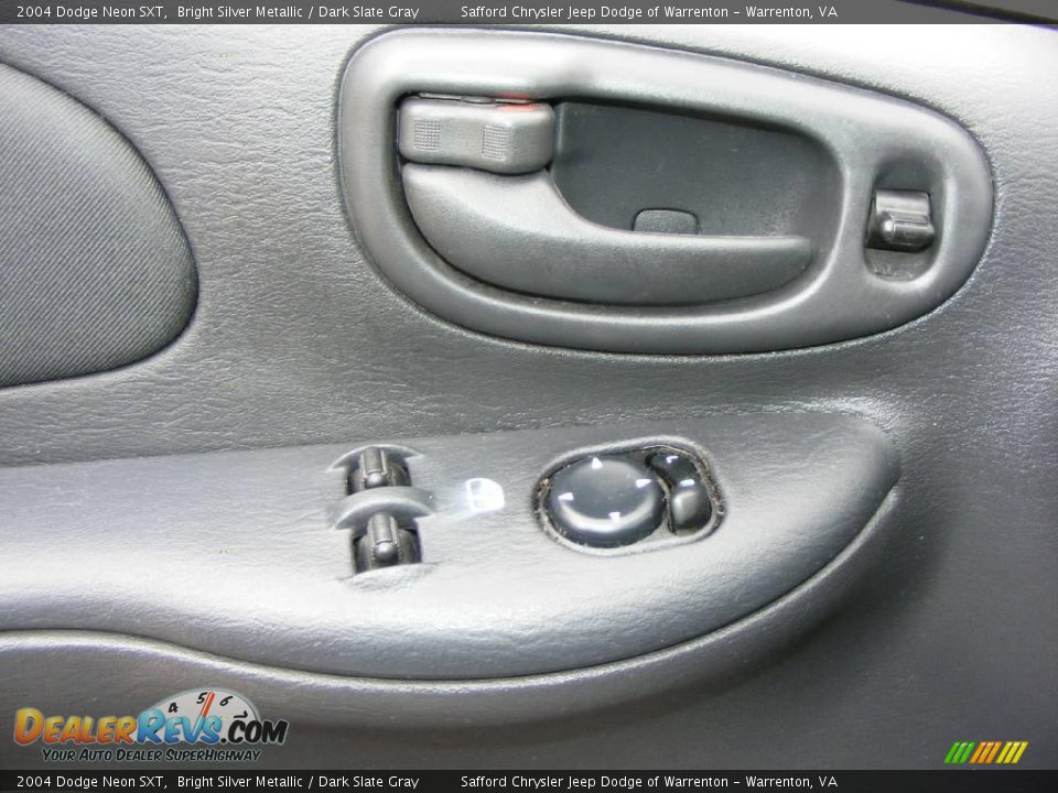 2004 Dodge Neon SXT Bright Silver Metallic / Dark Slate Gray Photo #29