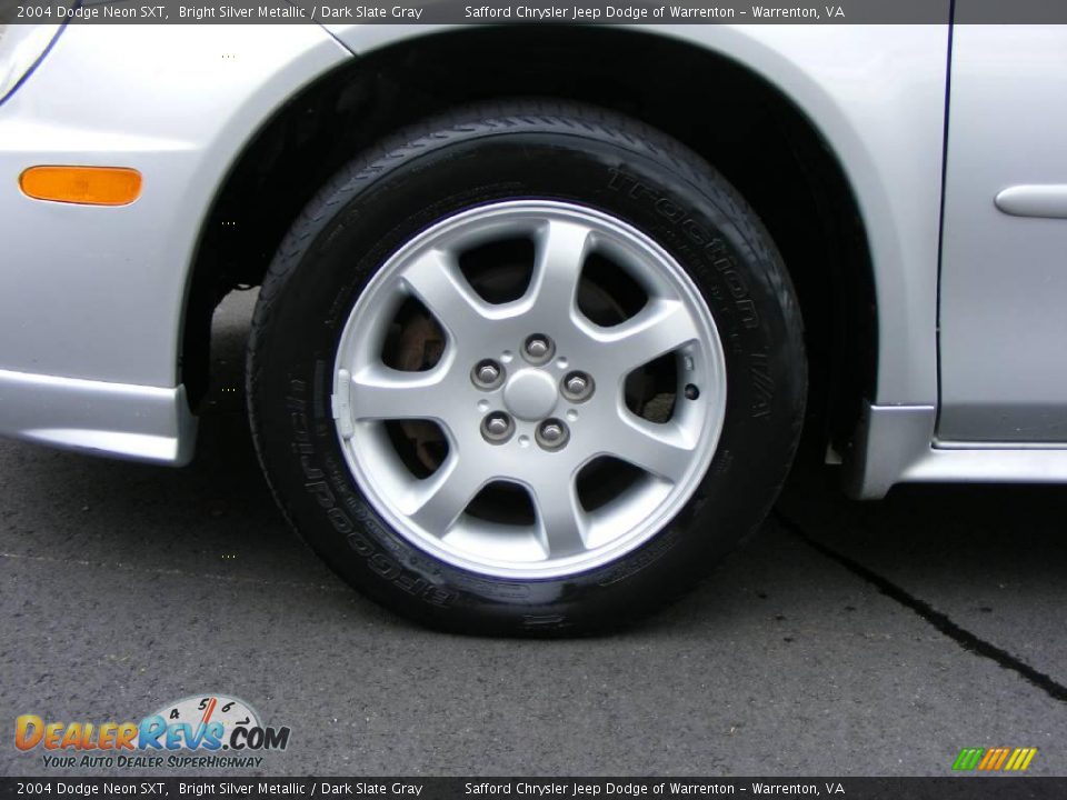 2004 Dodge Neon SXT Bright Silver Metallic / Dark Slate Gray Photo #33