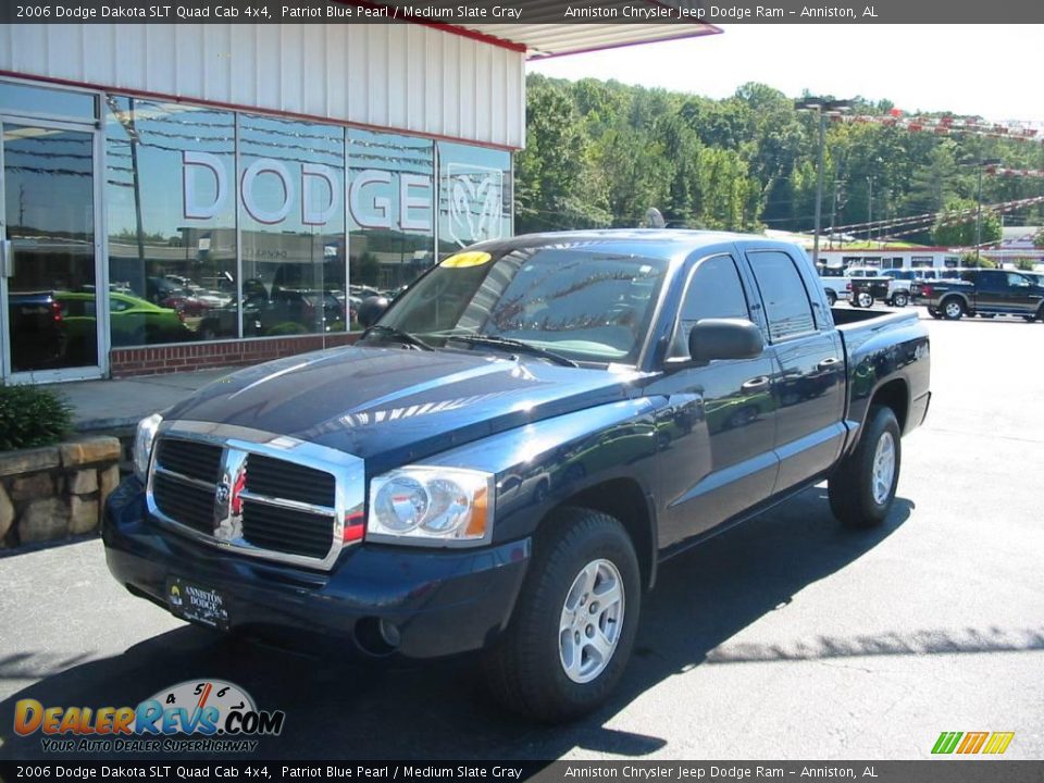 2006 Dodge Dakota SLT Quad Cab 4x4 Patriot Blue Pearl / Medium Slate Gray Photo #1