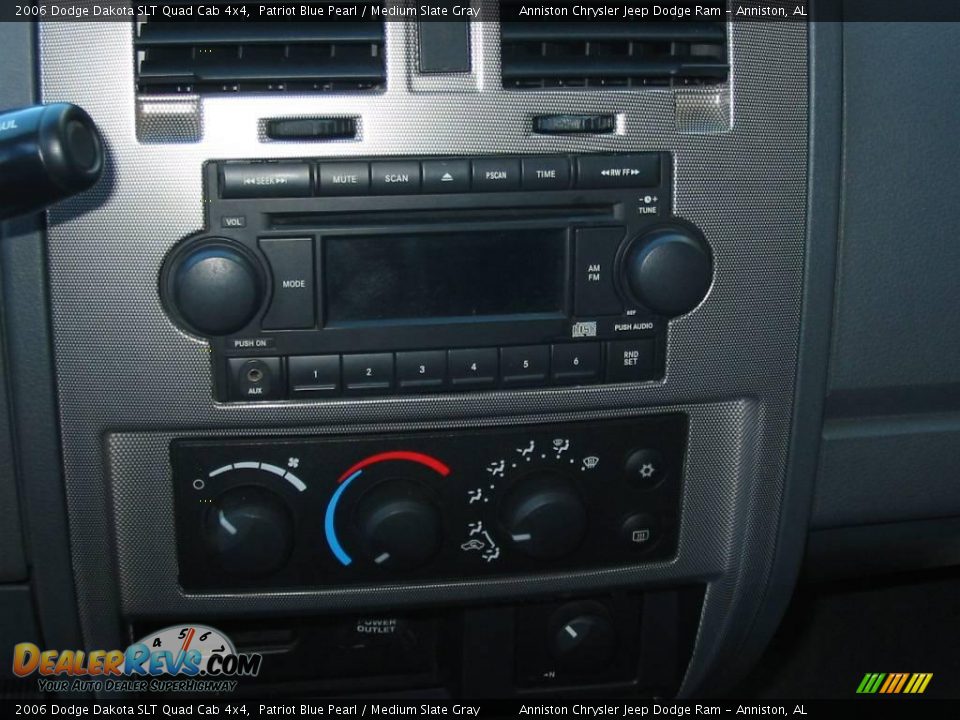 2006 Dodge Dakota SLT Quad Cab 4x4 Patriot Blue Pearl / Medium Slate Gray Photo #6