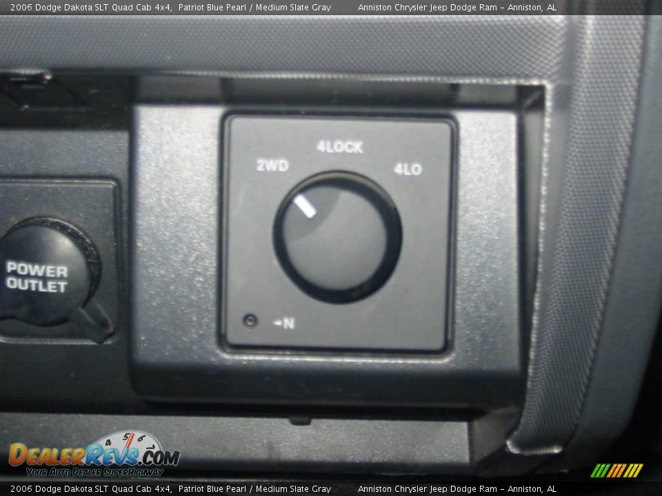 2006 Dodge Dakota SLT Quad Cab 4x4 Patriot Blue Pearl / Medium Slate Gray Photo #9