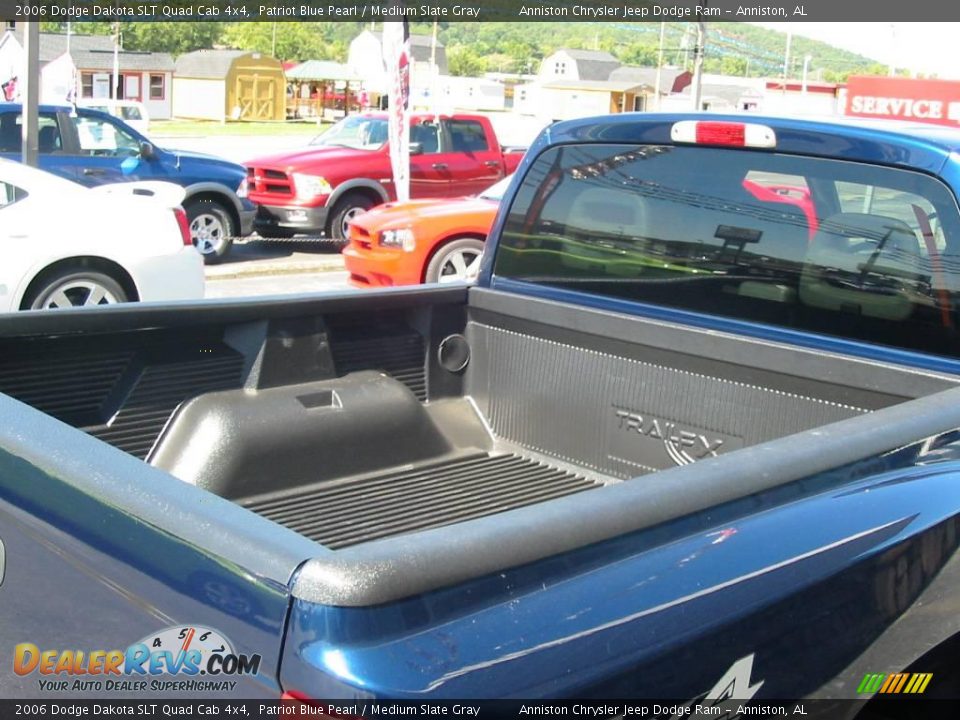 2006 Dodge Dakota SLT Quad Cab 4x4 Patriot Blue Pearl / Medium Slate Gray Photo #14