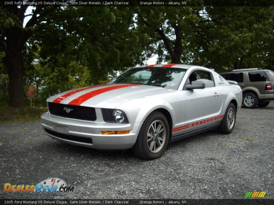 2005 Ford Mustang V6 Deluxe Coupe Satin Silver Metallic / Dark Charcoal Photo #1